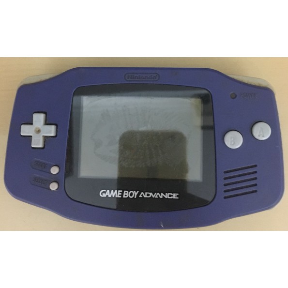 二手 任天堂Game Boy Advance GBA!!沒有電池不知道是否還可以使用純粹當零件機或是螢幕按鍵機使用!!