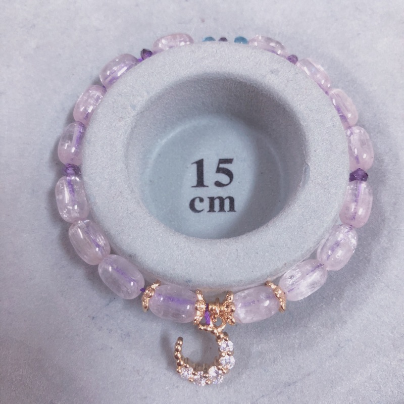 孔賽石 紫鋰輝石 鑽切紫水晶 鑽切綠磷灰 搭配銅鍍14K金月亮鋯石吊飾設計款手珠