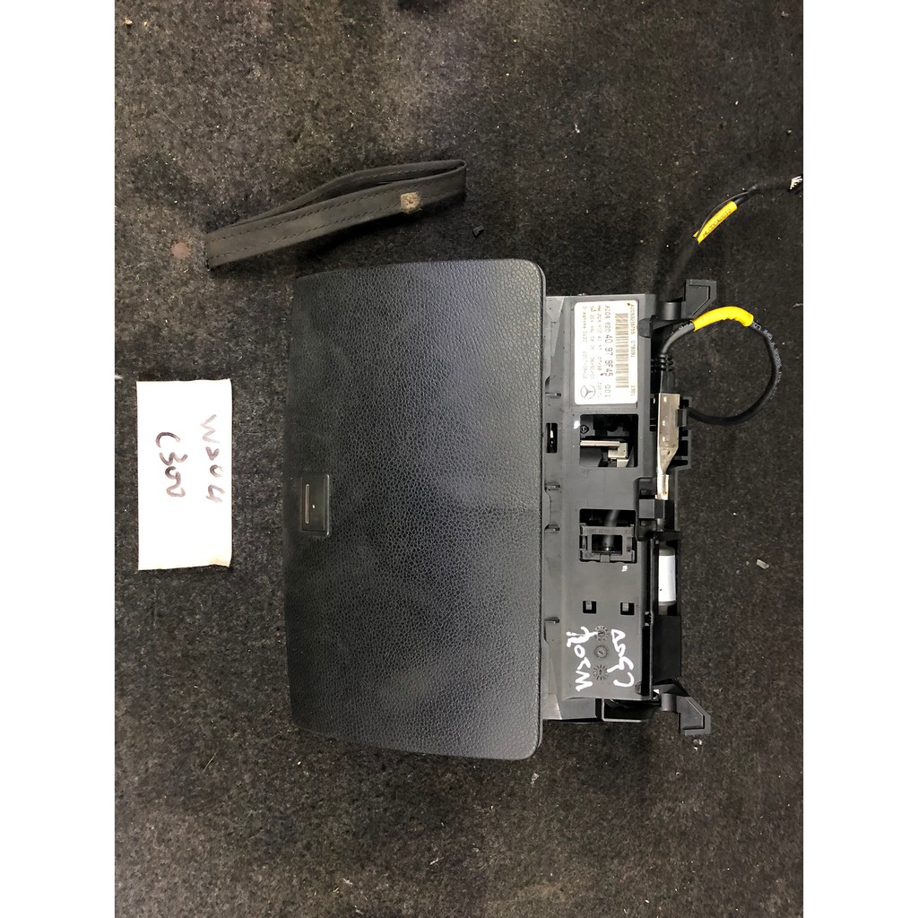 包料王 w204 c300 全車拆賣 折疊大螢幕 小螢幕可改 只有販售