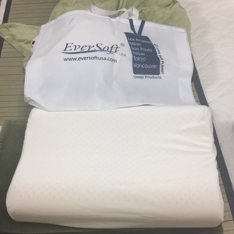 美國 EverSoft 經典防蟎乳膠枕 人體工學