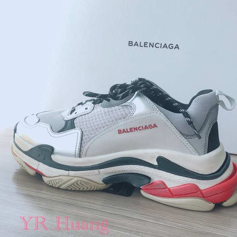 balenciaga silver triple s