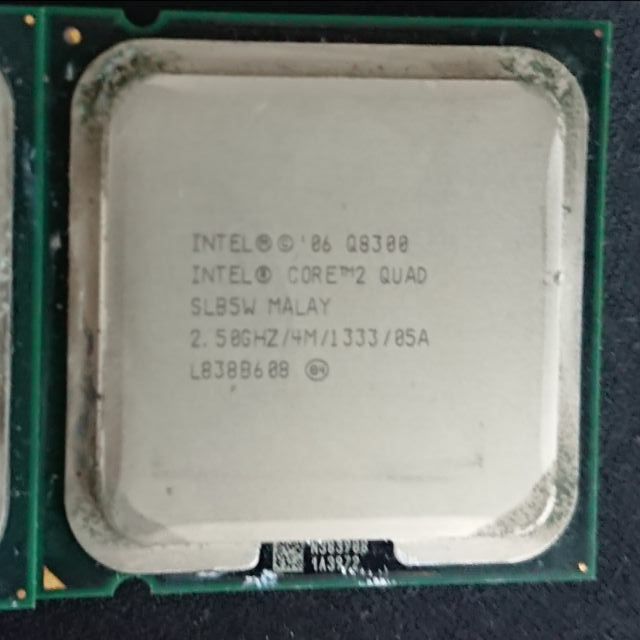 intel Core 2 Quad Q8300 4核心 CPU 775腳位