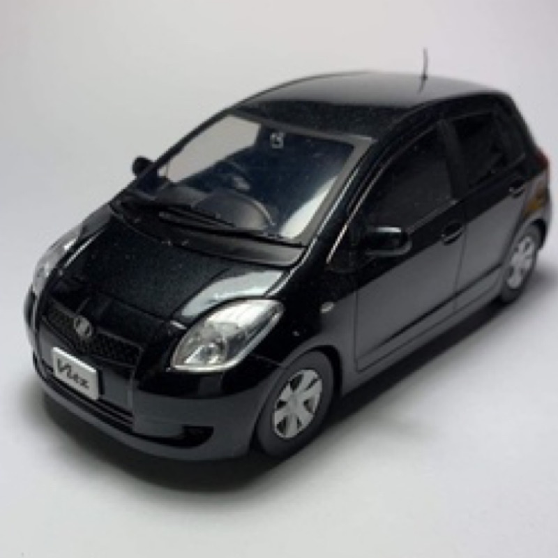 1/24 Toyota Yaris 原廠模型車 店頭車