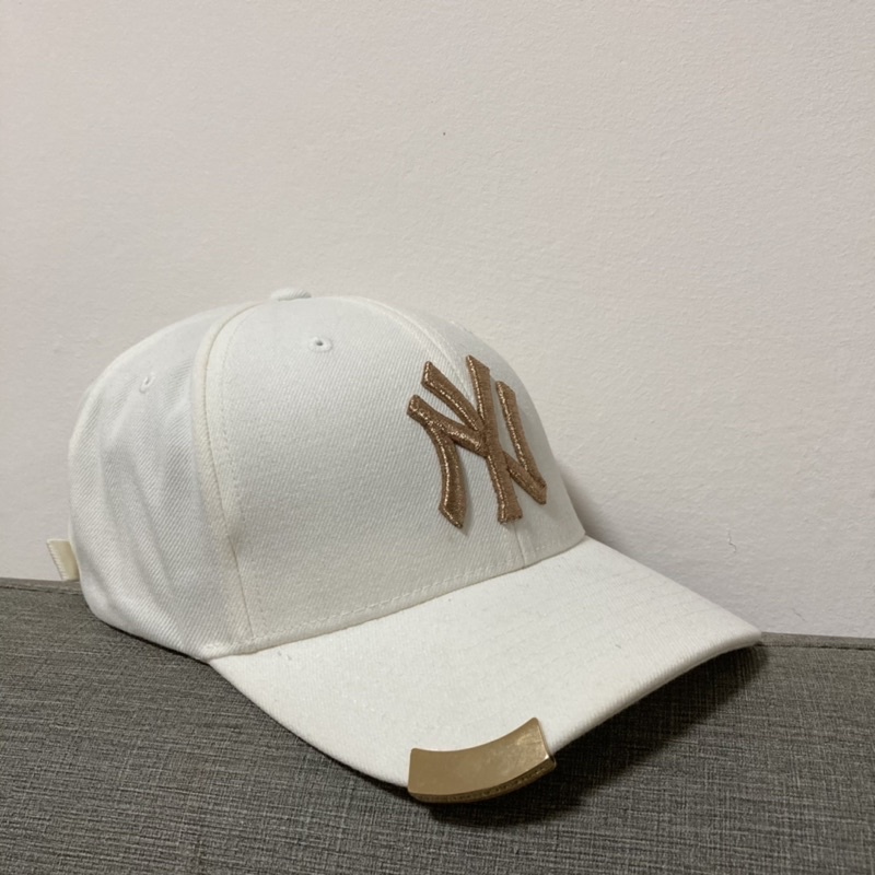 [二手]近全新 MLB洋基棒球帽/白色.金字(周子瑜款