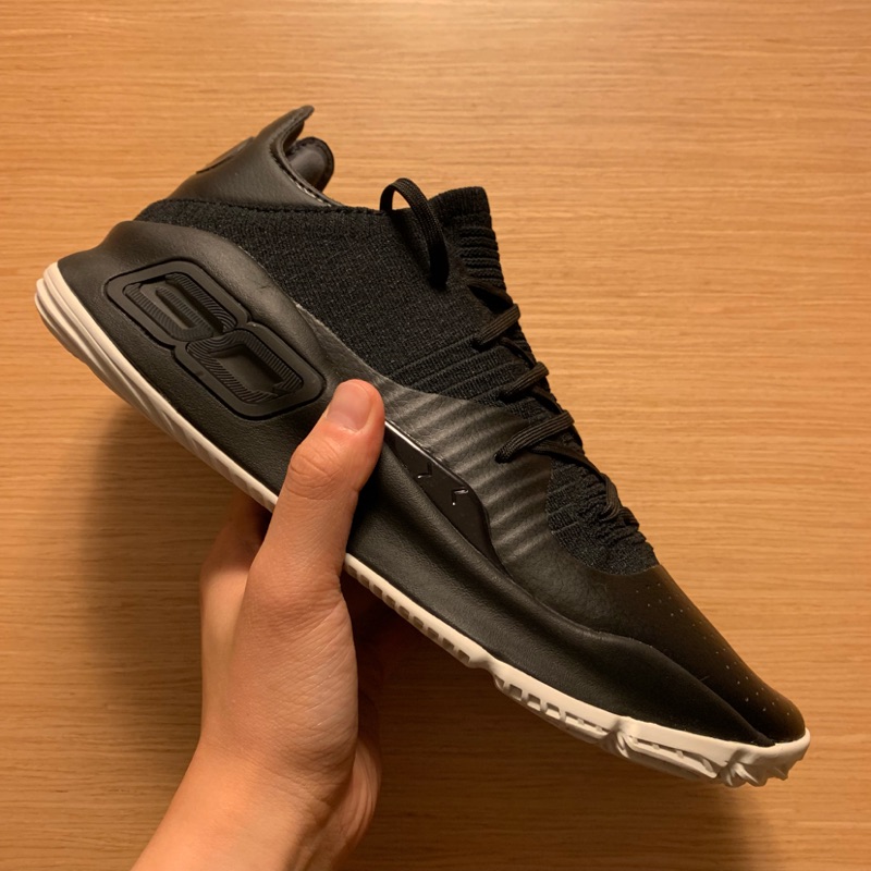 UA Curry 4 Low US10