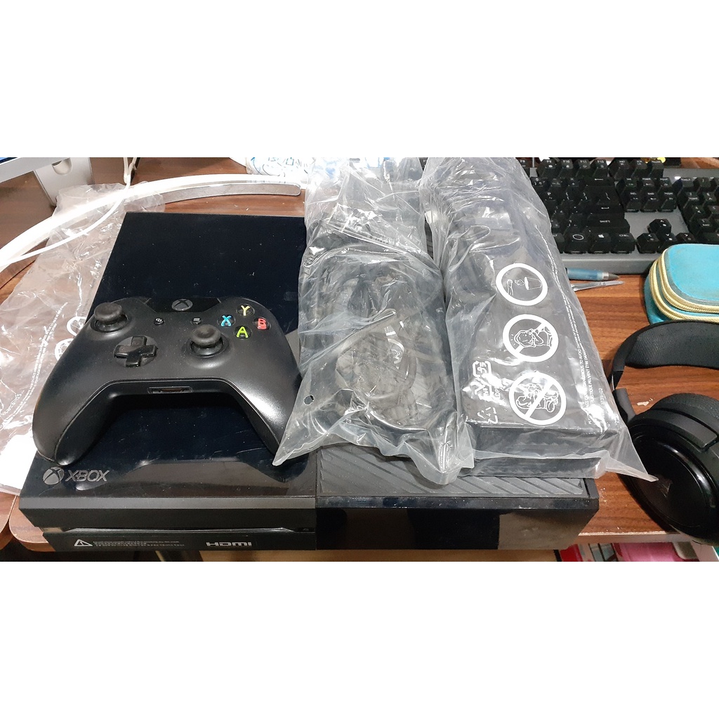 xbox one 主機500G 配件齊全+9成新手把(圖4.5) 可加APEX傳家寶帳號(請私訊) 可議價 無原盒