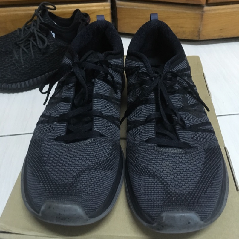 supreme x flyknit lunar 1