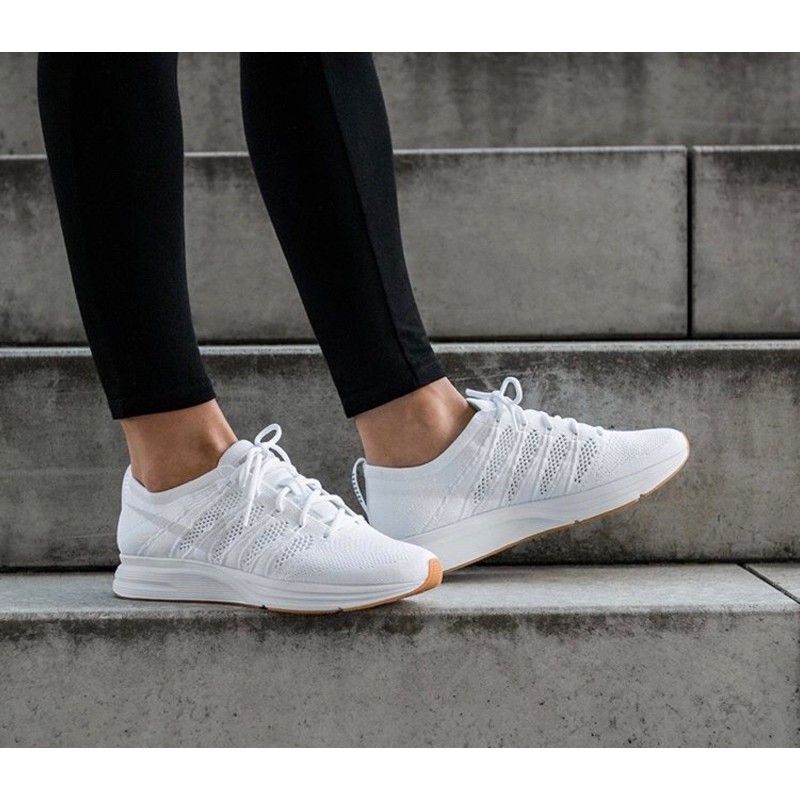 nike flyknit trainer white