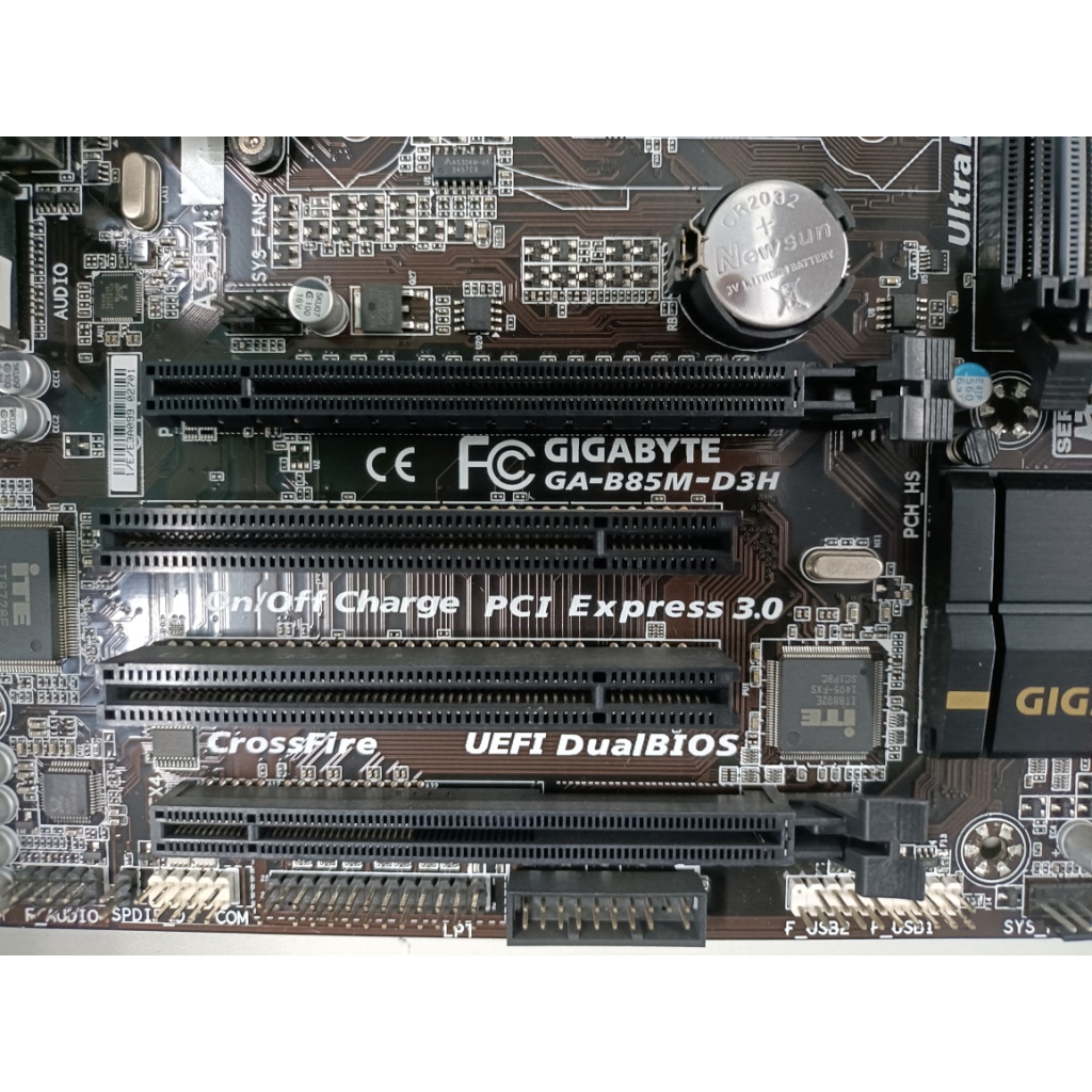 元氣本舖二手技嘉 GIGABYTE GA-B85M-D3H主機板 保1個月