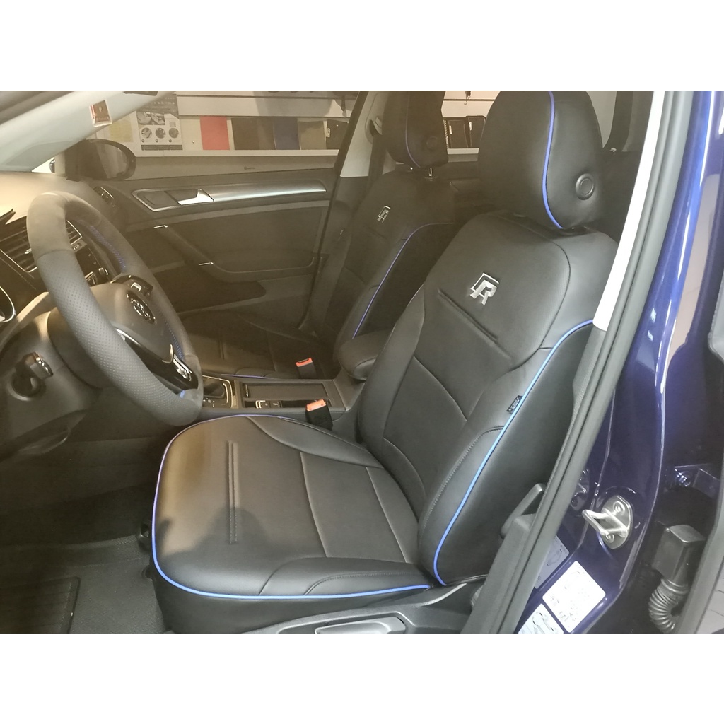 VW GOLF 全黑搭配藍邊點綴 提升內裝運動感 也保護原廠布椅 客製化訂製皮革與配色椅套 多數車款皆可訂作喔~