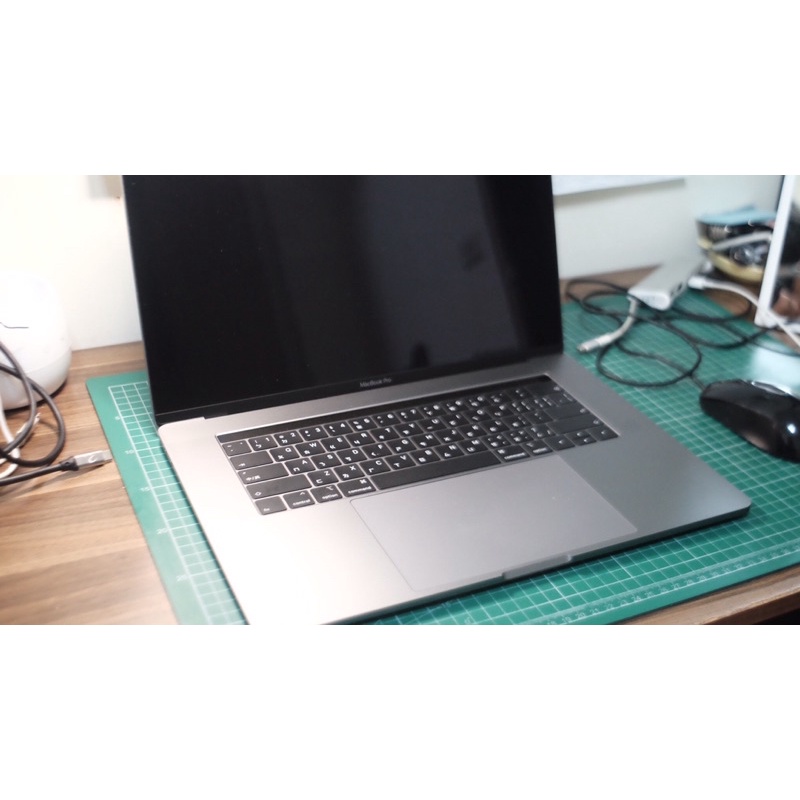 MacBook pro 15 2018 with touchbar 16g/256g