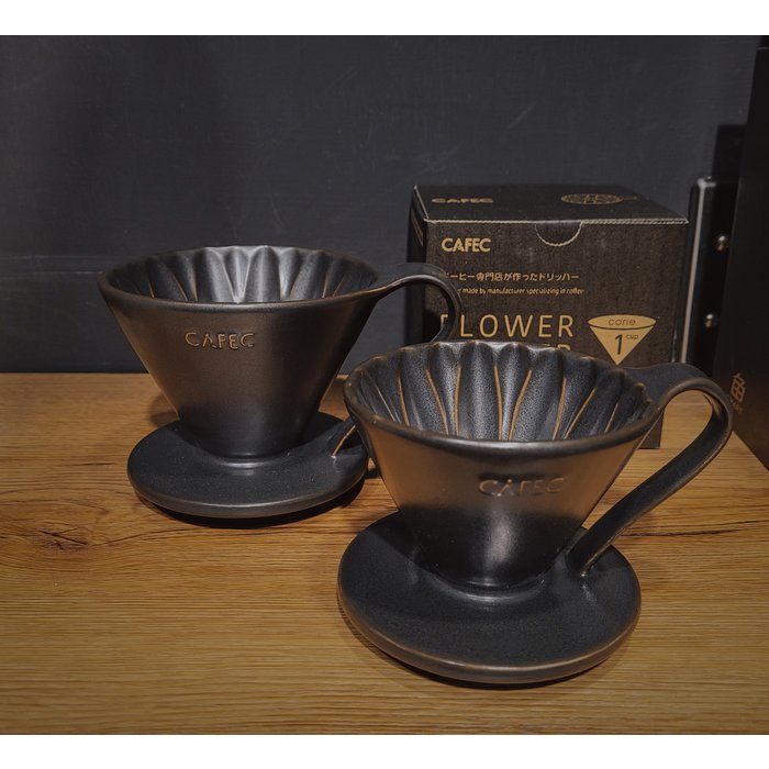 【多塔咖啡】現貨 日本三洋 CAFEC 有田燒 限定款 FLOWER DRIPPER 黑色花瓣濾杯 附豆匙 花瓣濾杯