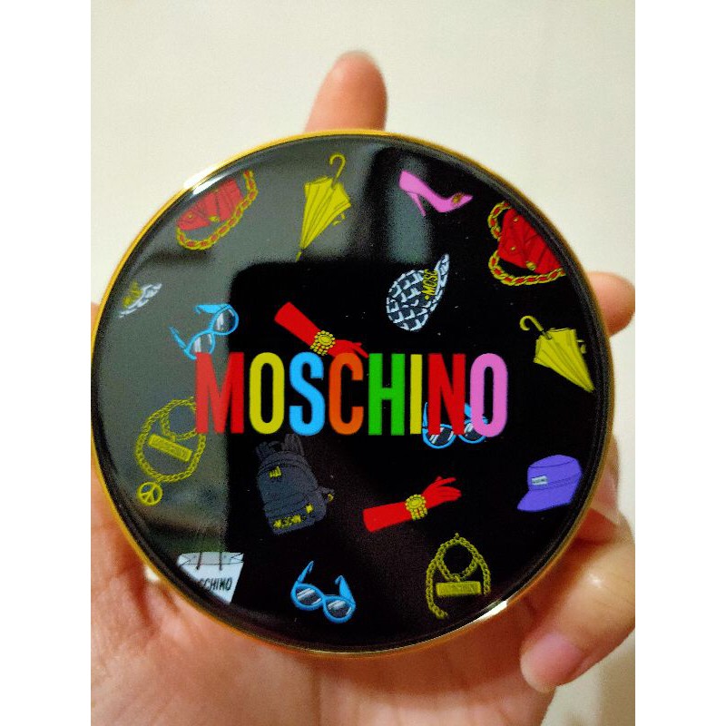 MOSCHINO 膠原精華嫩白氣墊 01明亮色