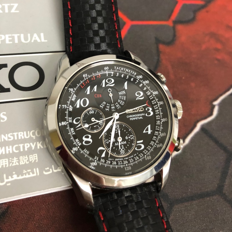 已停產 SEIKO 精銳多功能萬年曆計時皮帶男錶-黑(SPC133P1) 付原廠錶帶在送亮面鱷魚紋牛皮錶帶