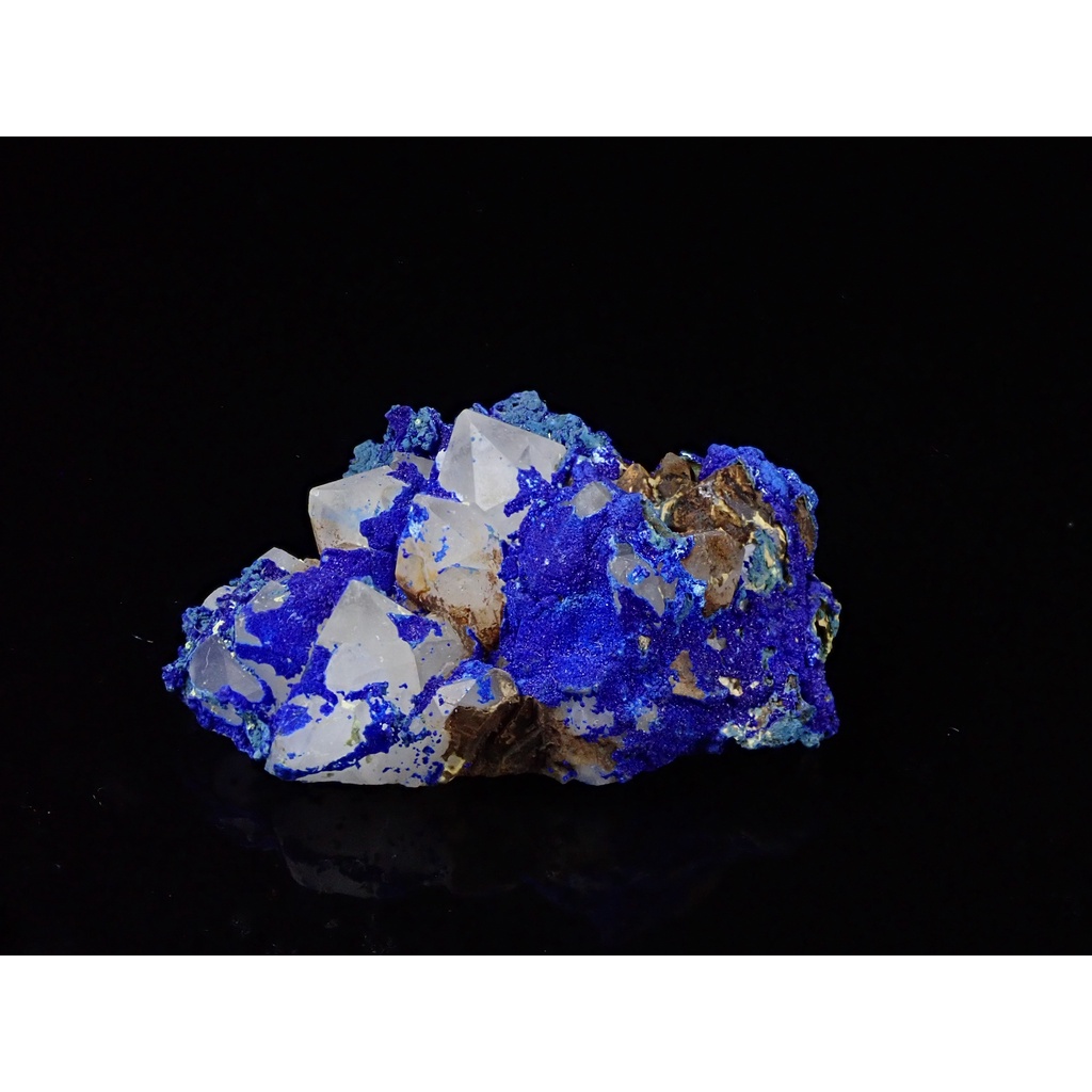 水晶共生藍銅礦 Azurite with Quartz