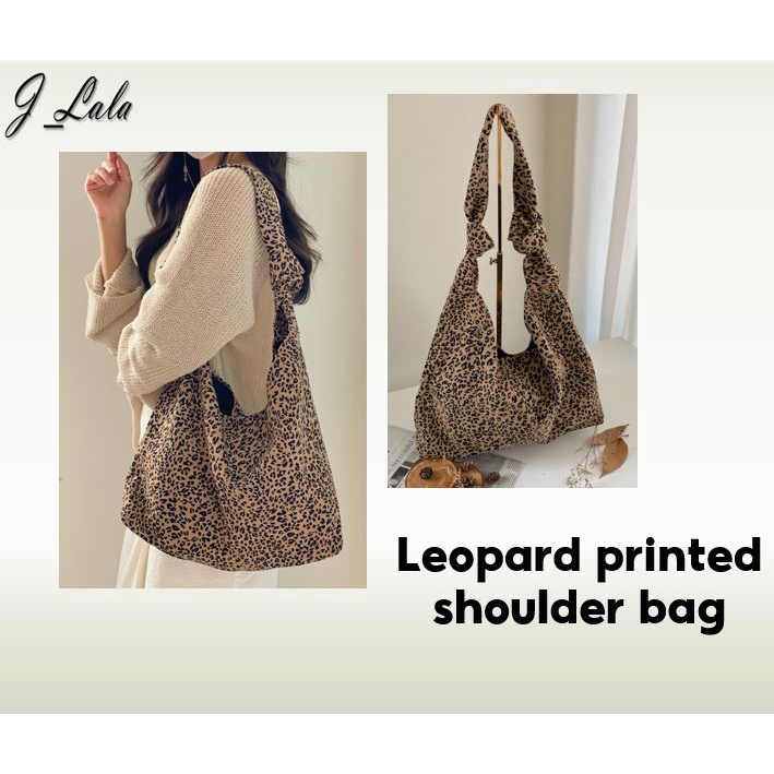 Leopard printed shoulder bag