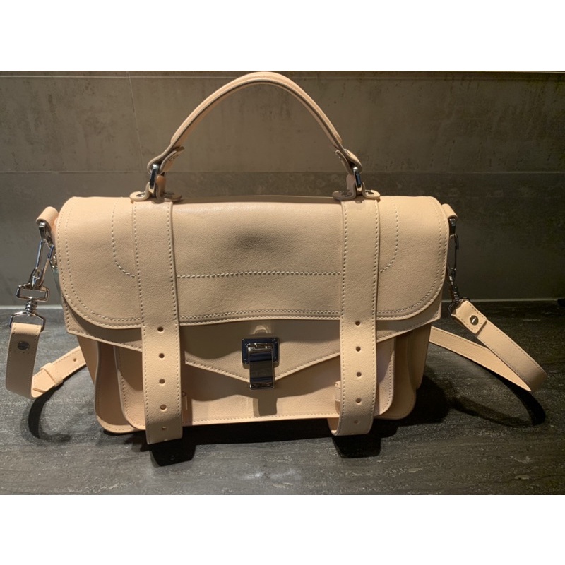 Proenza medium online