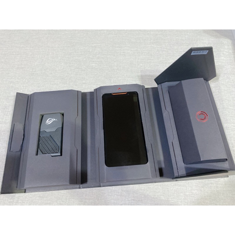 Asus ROG PHONE 一代 8g/512g ZS600KL 3月購買 原廠保固中
