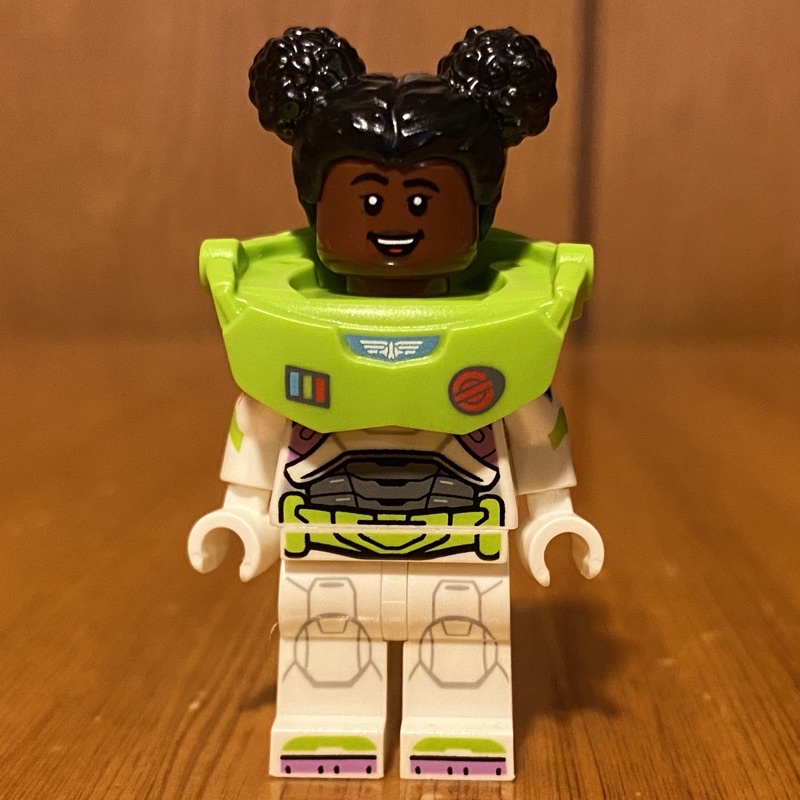 LEGO 76831 拆售 人偶 Izzy Hawthorne (含太空替代頭）