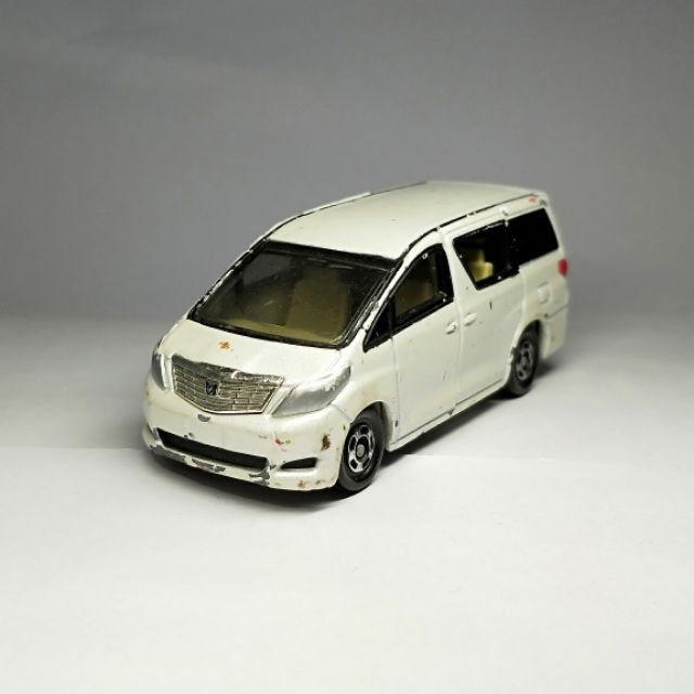 toyota alphard tomica