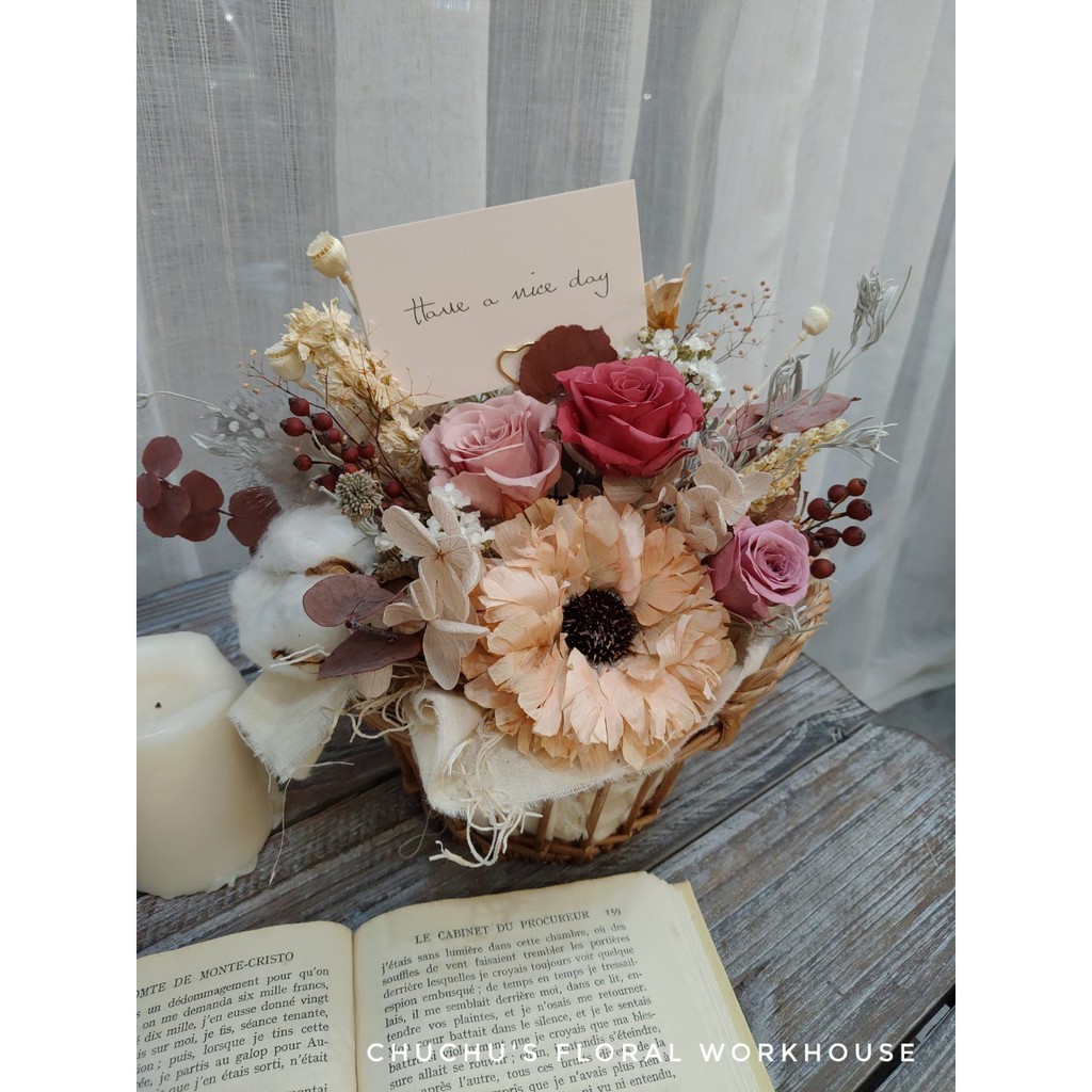 啾 花藝 永生花不凋花永生花野餐花籃客製禮物永生花客製 蝦皮購物