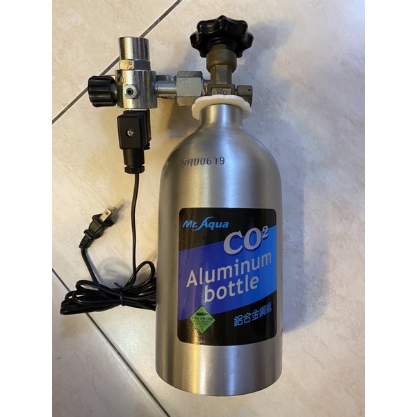 （二手美品）水族先生 CO2 鋁合金鋼瓶 鋁瓶 1.45L 以及雙錶微調電磁閥