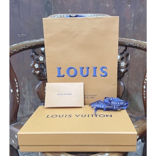【二手名牌紙盒】Louis Vuitton 路易威登 LV 精品專櫃紙盒- 磁吸盒+提袋+緞帶+ 收據卡套 正品 禮物袋