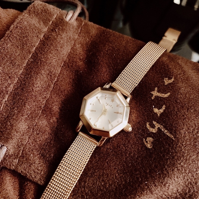 日本專櫃品牌 輕珠寶 Agete CLASSIC黃金色古典氣質細緻復古風格八角形圓盤小錶徑寶石黃銅鑽石輕珠寶手錶腕錶