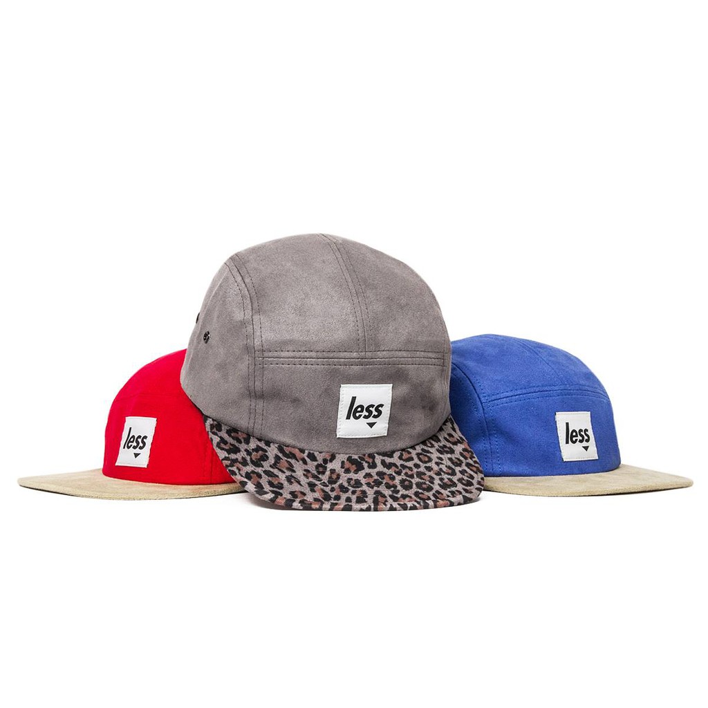 { POISON } LESS SQUARE LOGO CAMP CAP 麂皮面料 可調式扣帶 五片帽 五分割帽
