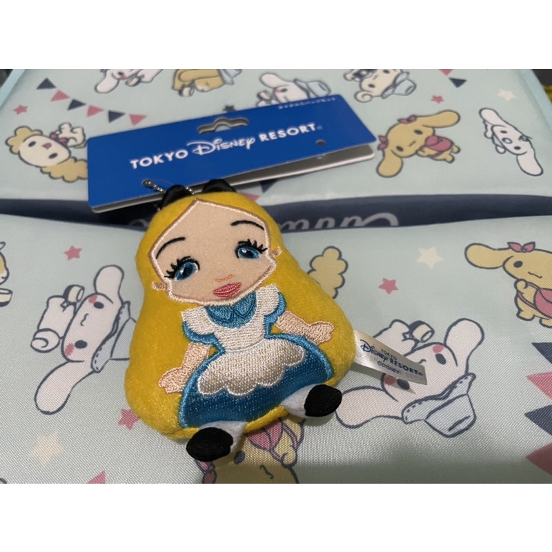 日本 迪士尼 愛麗絲夢遊仙境 愛麗絲 娃娃 吊飾 別針