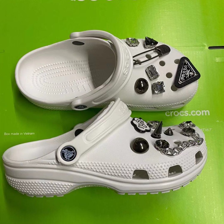 新款 Crocs 女鞋帶孔