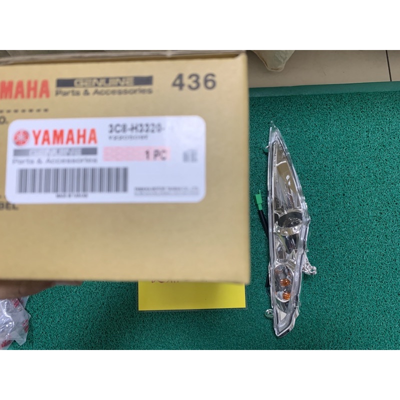 YAMAHA 原廠 RSZ 透明 包含 燈泡 泡座 右前方向燈 前方向燈總成2 料號：3C8-H3320-00