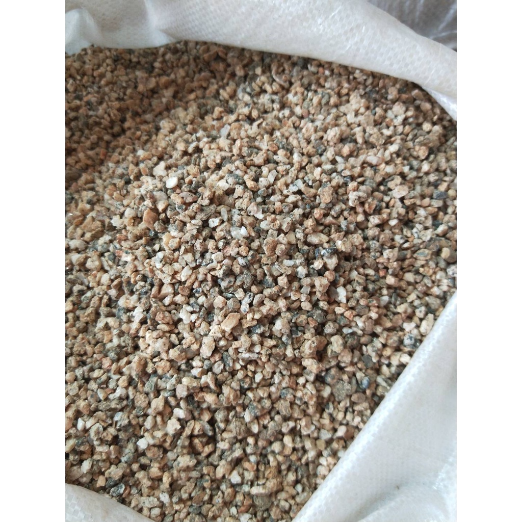 黃金麥飯石  🌵鋪面  混土   (細粒、小粒)  多肉植物專用土   幫助植物生長    富含微量元素