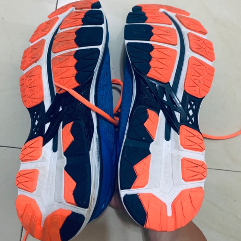 ASICS 慢跑鞋 Kayano 24  藍橘配色。95% 新