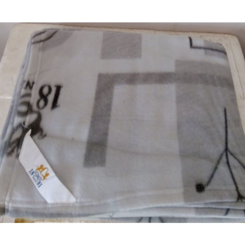 美國NINO 1881時尚壓紋毯毛毯小被被 冷氣毯 萬用毯
