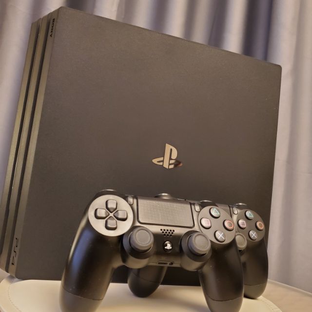 9成新 ps4 pro 含原廠雙手把 誠可小議