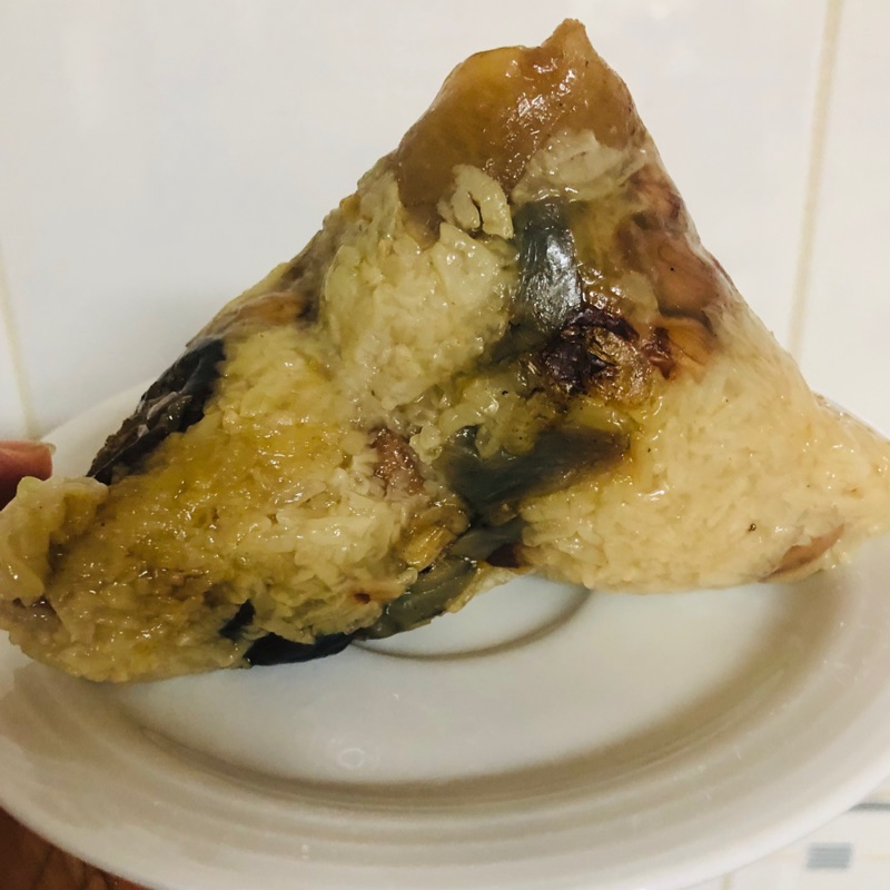 婆婆的 傳統南部月桃葉粽 65元 每顆300 360克 蝦皮購物