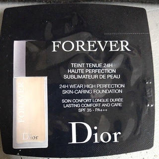 dior 完美持久柔霧粉底液