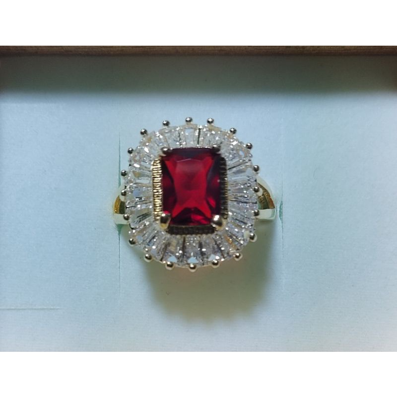 天然紅色尖晶石晶鑽戒指
