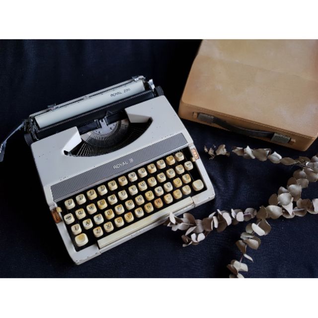 【 Sold 】50年代 ROYAL 古董打字機 鐵殼 鐵皮 鐵製 打字機 拍攝道具 vintage antique