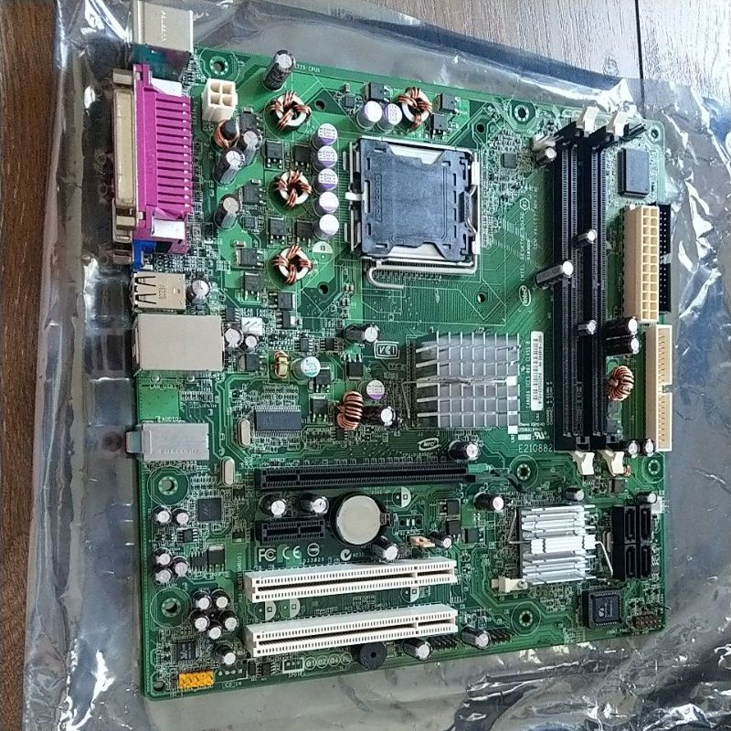 Intel主機板 D46918-300
