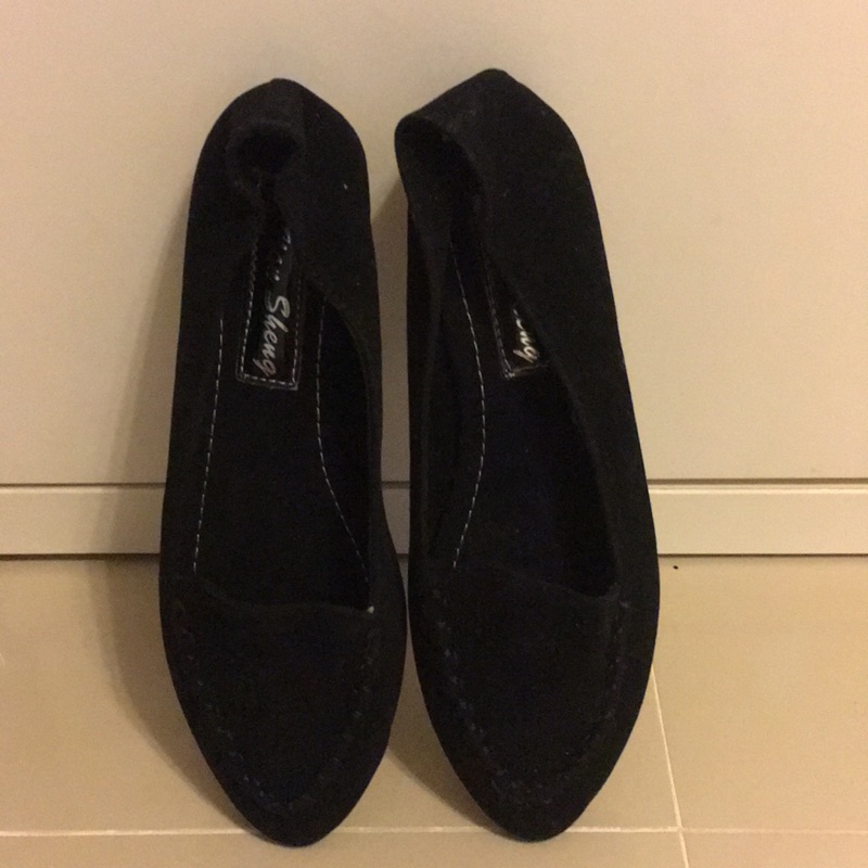 黑色平底鞋