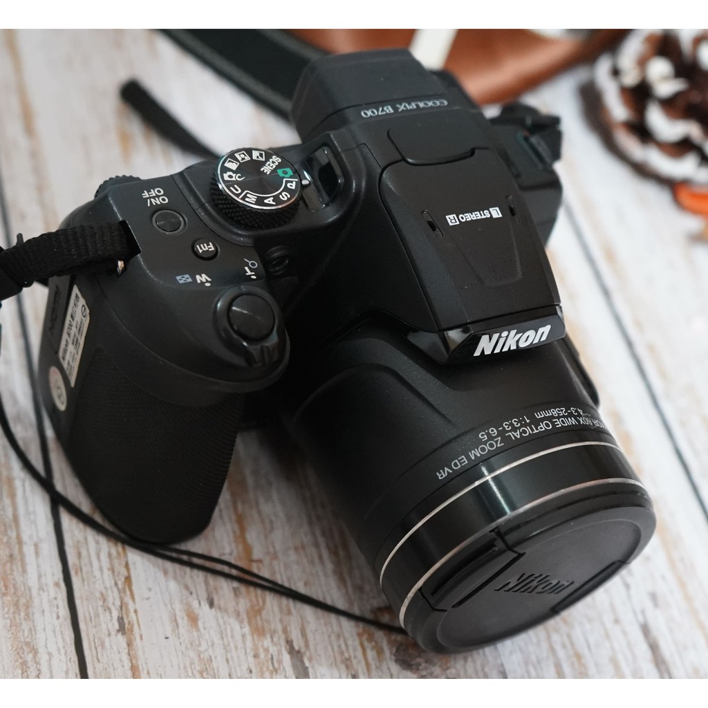 (免運費)二手Nikon-Coolpix-B700-黑-二手-60倍變焦-類單眼相機