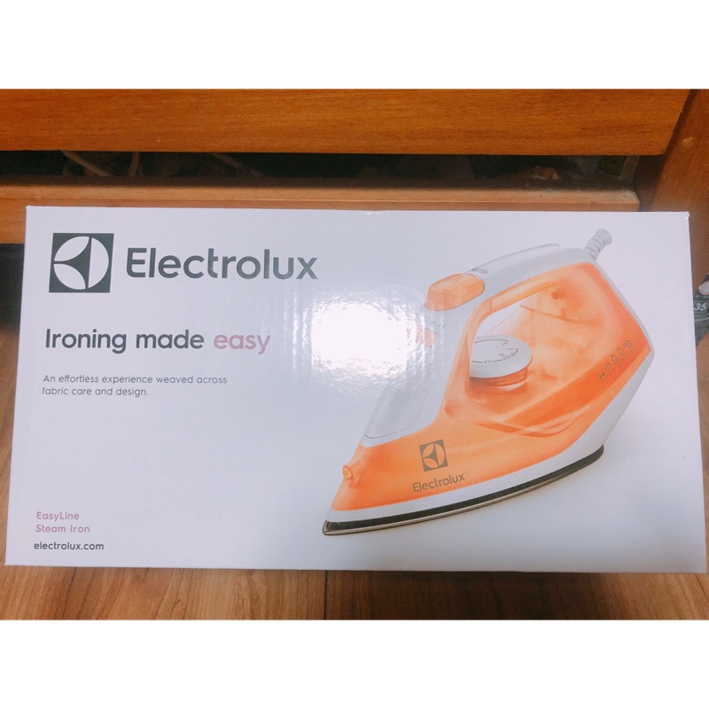Electrolux 伊萊克斯 蒸氣電熨斗(ESI4007)