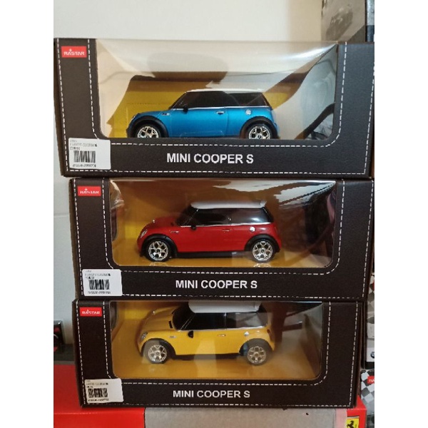 1:24MlNl COOPER S 遙控車 (隨機顏色)