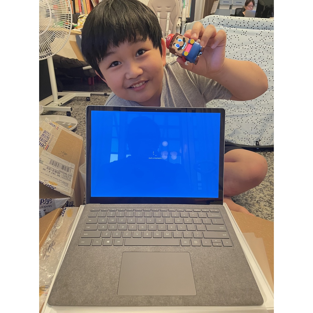 Surface Laptop 4 AMD R5/8GB RAM 128GB SSD 銀色