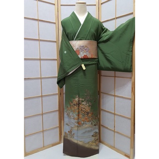 61)色留袖
