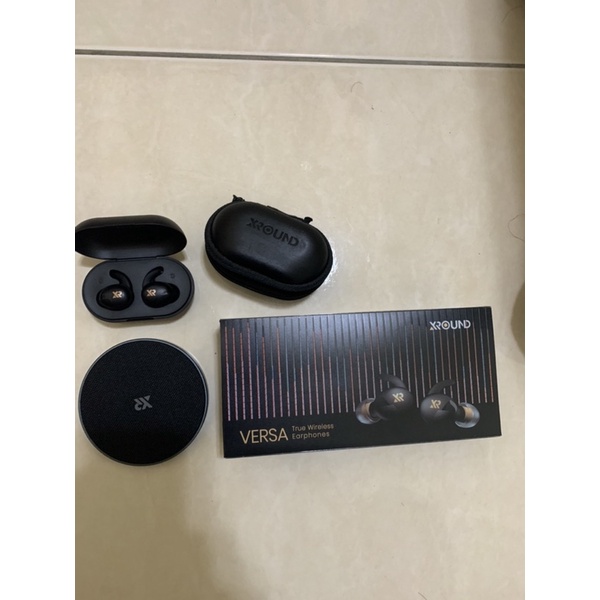 急售XROUND VERSA 二手無線藍牙耳機黑色 防水防塵 附贈充電板（預訂）