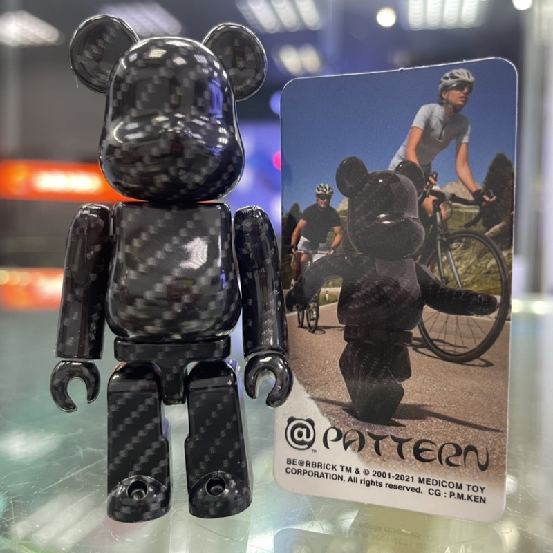 Be@rbrick 極度 潮 公仔 超時尚藝術美學設計款 碳纖維carbon fiber (CF) 43代 100%