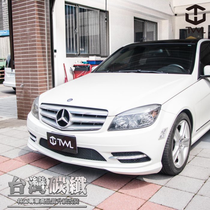 TWL台灣碳纖 BENZ W204 07 08 09 10 11年C200 原廠型跑車式銀色三線水箱罩附原廠大星台灣製